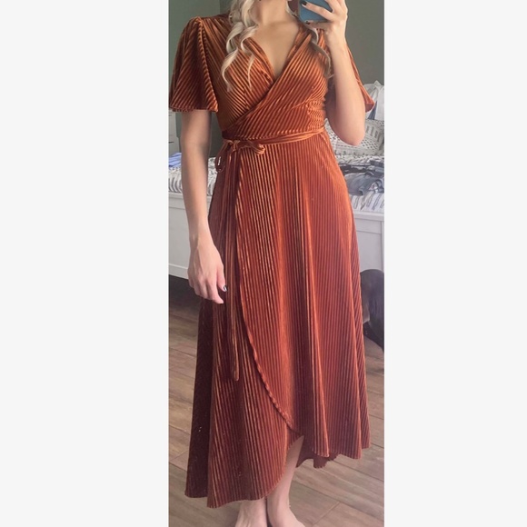 Luxe Rust Velvet Butterfly Sleeve High low Belted Ribbed Maxi Dress - Picture 6 of 7
